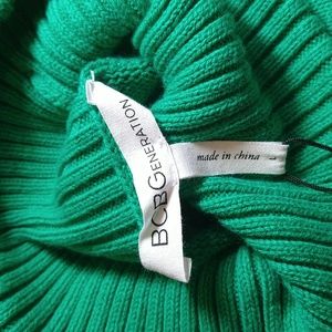 NWT BCBG Pine Green Turtle Neck